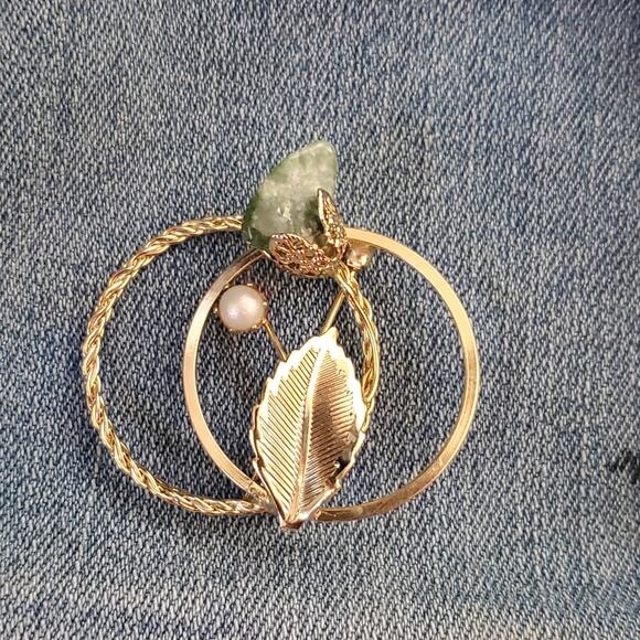 Double Circle Flower Brooch Gold Tone with Jade and Faux Pearl Accents Dainty - Picture 4 of 7